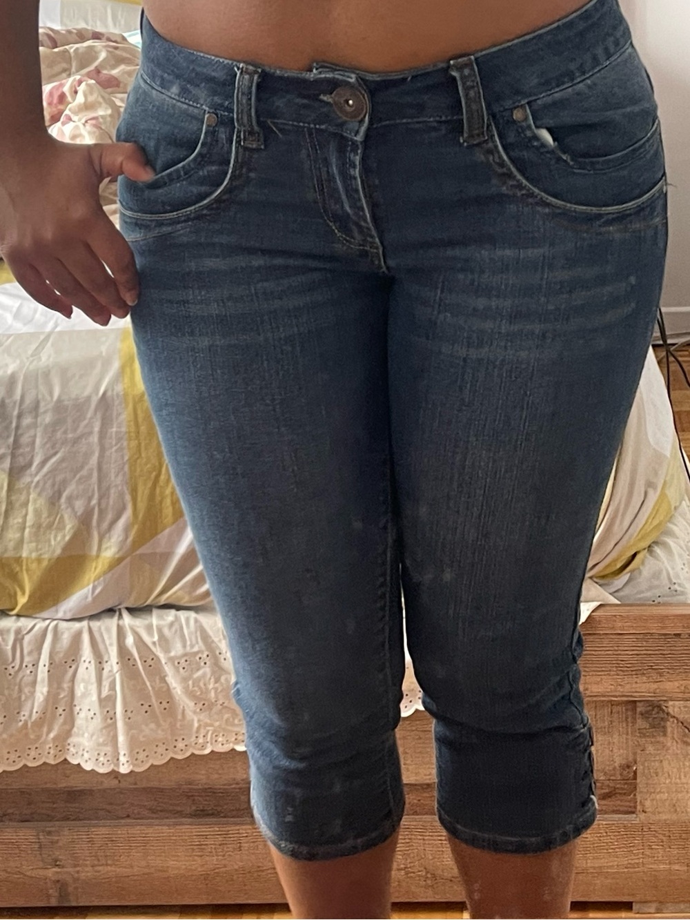 DC Women’s low rise Capri Jeans